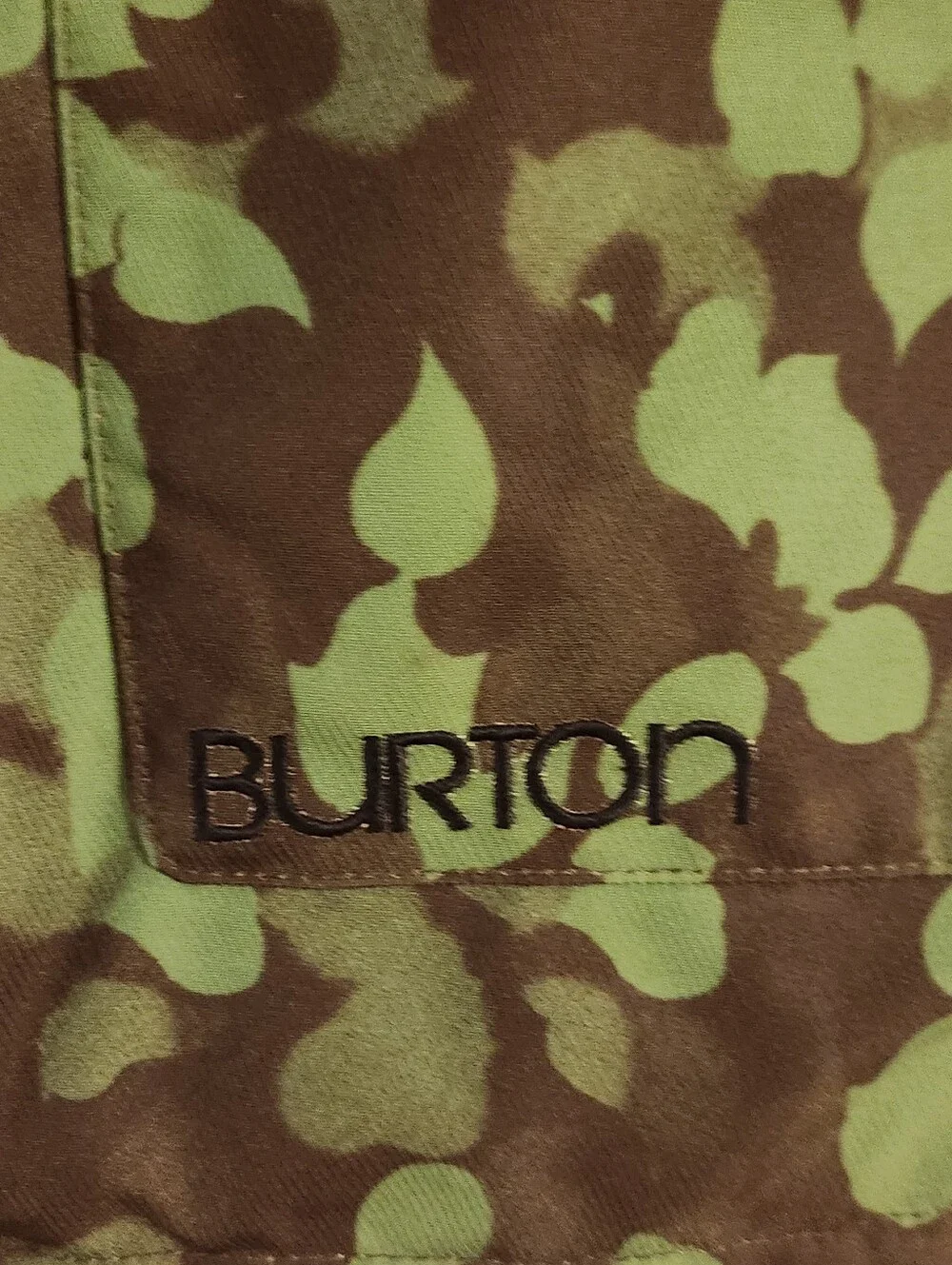 Burton Snowboard Ski Camo Dryride Size Medium WB Ginger JK Jacket